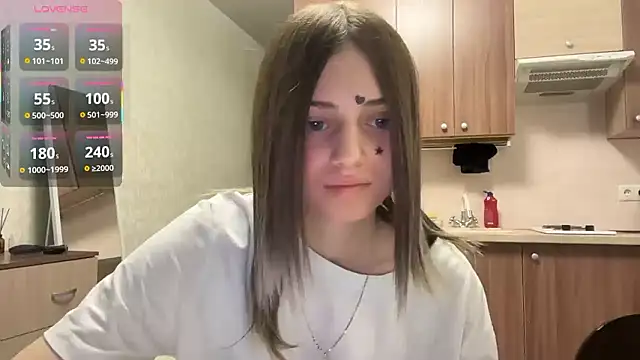 Snapshot of AidaGloshen chatting on 01/13/26, 03:28 AidaGloshen online show from 01/13/26, 03:28