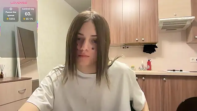 Snapshot of AidaGloshen chatting on 01/14/26, 02:23 AidaGloshen online show from 01/14/26, 02:23