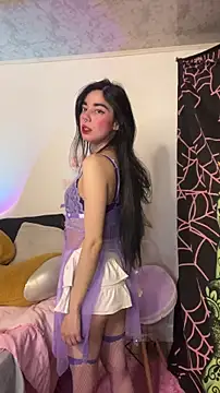 Snapshot of wetbyAlice chatting on 12/15/25, 01:54 wetbyAlice online show from 12/15/25, 01:54