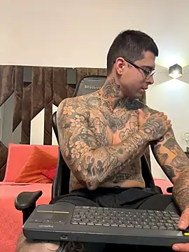 MATEO DILUCA online show from 11/18/25, 10:20