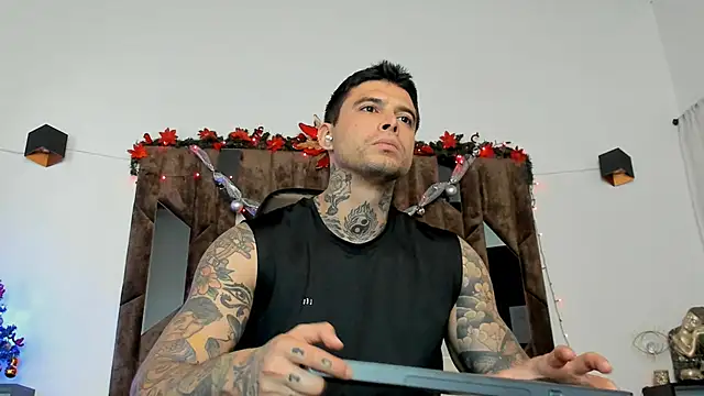 MATEO DILUCA online show from 12/23/25, 10:24