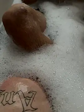 Aksinja05 online show from 11/02/25, 03:47