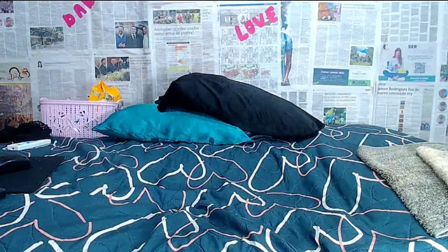 Snapshot of hexaravagina22 chatting on 11/09/25, 12:47 hexaravagina22 online show from 11/09/25, 12:47