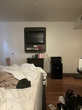 Snapshot of slimshadypt2 chatting on 11/20/25, 11:04 slimshadypt2 online show from 11/20/25, 11:04