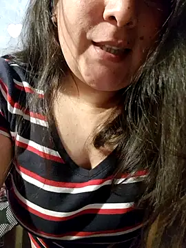 Clara Arg online show from 10/31/25, 12:17