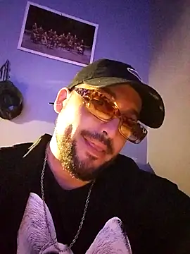 Snapshot of Emeromeo chatting on 10/29/25, 03:31 Emeromeo online show from 10/29/25, 03:31