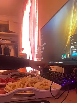 Snapshot of Unique-Man chatting on 03/27/26, 12:38 Unique-Man online show from 03/27/26, 12:38