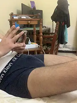 Snapshot of Unique-Man chatting on 04/22/26, 10:22 Unique-Man online show from 04/22/26, 10:22