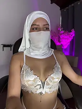 Snapshot of shaima__ chatting on 06/11/26, 07:34 shaima online show from 06/11/26, 07:34