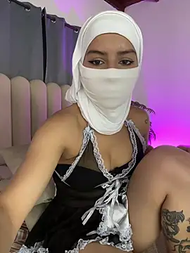 Snapshot of shaima__ chatting on 07/10/26, 07:38 shaima online show from 07/10/26, 07:38
