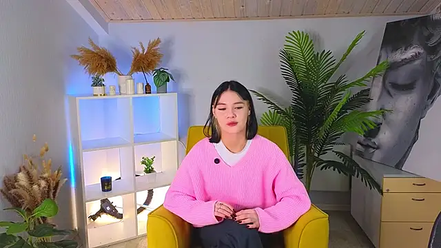 Snapshot of AdriaMaille chatting on 10/28/25, 07:12 AdriaMaille online show from 10/28/25, 07:12