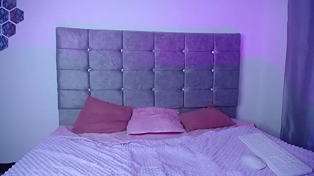 Catleya x online show from 11/28/25, 09:06