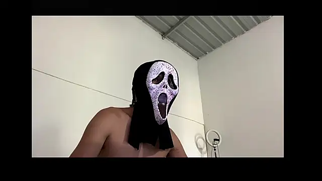 Snapshot of Emel199923 chatting on 10/25/25, 07:30 Emel199923 online show from 10/25/25, 07:30