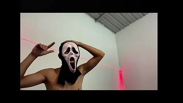 Snapshot of Emel199923 chatting on 10/28/25, 04:49 Emel199923 online show from 10/28/25, 04:49