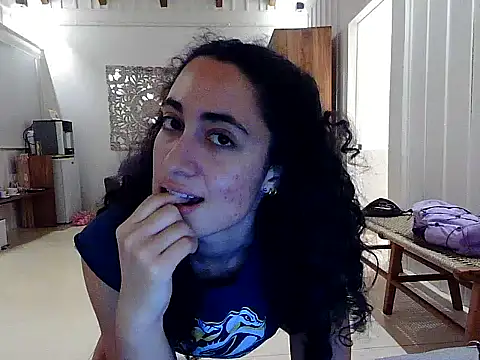 Snapshot of eleganceafterdark chatting on 10/31/25, 02:34 eleganceafterdark online show from 10/31/25, 02:34