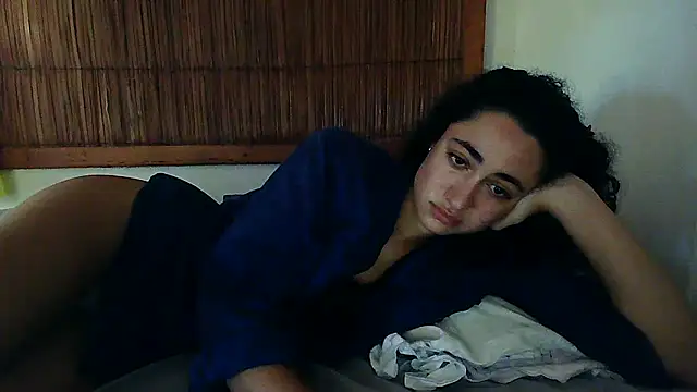 Snapshot of eleganceafterdark chatting on 11/27/25, 01:57 eleganceafterdark online show from 11/27/25, 01:57