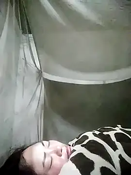 Snapshot of yeu-yeu chatting on 10/25/25, 04:13 yeu-yeu online show from 10/25/25, 04:13