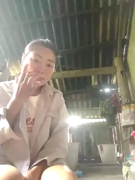 Snapshot of yeu-yeu chatting on 10/26/25, 04:29 yeu-yeu online show from 10/26/25, 04:29