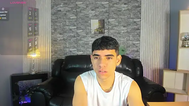 Snapshot of zack_joness18 chatting on 11/15/25, 03:48 zack joness18 online show from 11/15/25, 03:48