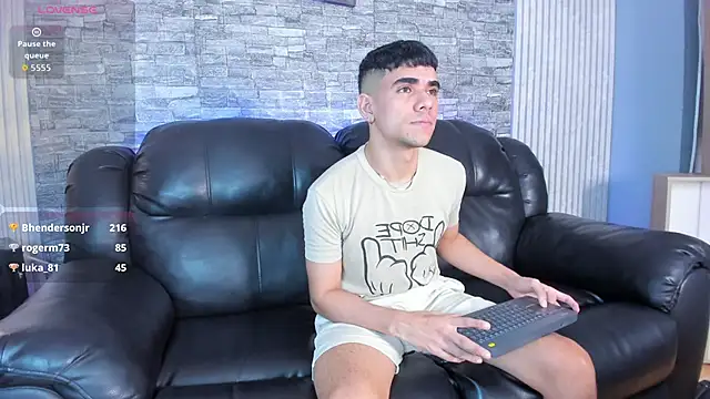 Snapshot of zack_joness18 chatting on 11/30/25, 05:33 zack joness18 online show from 11/30/25, 05:33