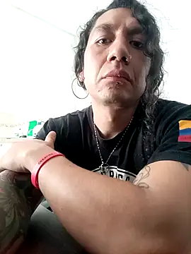 Snapshot of ErosyVenus69 chatting on 12/15/25, 06:23 ErosyVenus69 online show from 12/15/25, 06:23