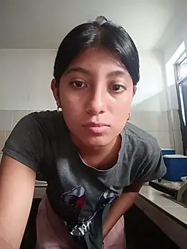 YeseniaRodriguez3 online show from 03/05/26, 06:04