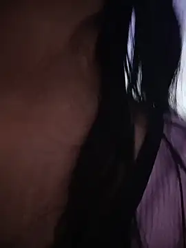 YeseniaRodriguez3 online show from 05/24/26, 12:54