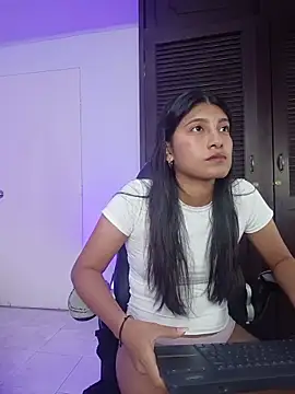 YeseniaRodriguez3 online show from 05/29/26, 12:36