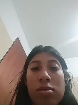 YeseniaRodriguez3 online show from 06/02/26, 04:20