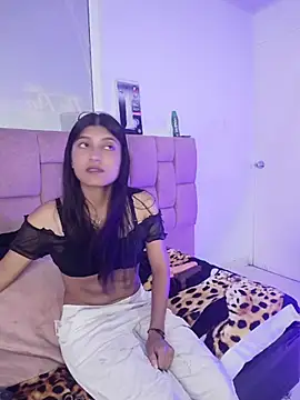 YeseniaRodriguez3 online show from 06/10/26, 12:59