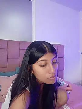 YeseniaRodriguez3 online show from 06/27/26, 12:44
