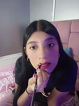 YeseniaRodriguez3 online show from 07/17/26, 12:56