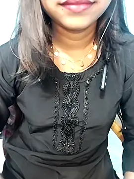 Snapshot of cute_mahi07 chatting on 11/13/25, 06:51 cute mahi07 online show from 11/13/25, 06:51