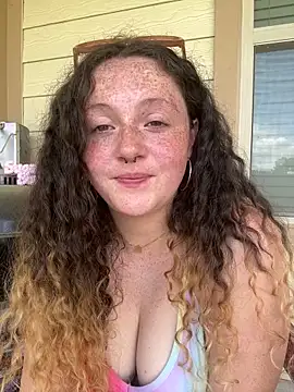 Snapshot of sugasunny04 chatting on 03/27/26, 05:23 sugasunny04 online show from 03/27/26, 05:23