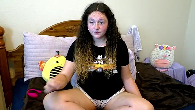 Snapshot of sugasunny04 chatting on 04/21/26, 07:39 sugasunny04 online show from 04/21/26, 07:39