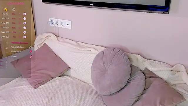 Snapshot of Alice_Presly chatting on 11/13/25, 03:05 Alice Presly online show from 11/13/25, 03:05