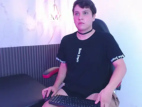 SamLopez1 online show from 10/29/25, 02:58