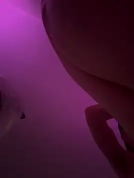 Snapshot of krisdeanbb chatting on 04/11/26, 02:10 krisdeanbb online show from 04/11/26, 02:10