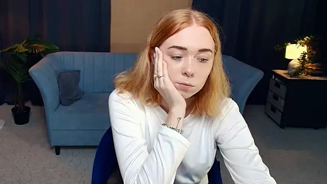 Snapshot of AddieOsler chatting on 11/15/25, 08:16 AddieOsler online show from 11/15/25, 08:16