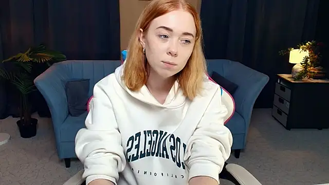 Snapshot of AddieOsler chatting on 11/16/25, 08:36 AddieOsler online show from 11/16/25, 08:36