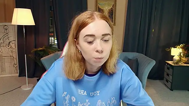 Snapshot of AddieOsler chatting on 11/21/25, 07:45 AddieOsler online show from 11/21/25, 07:45