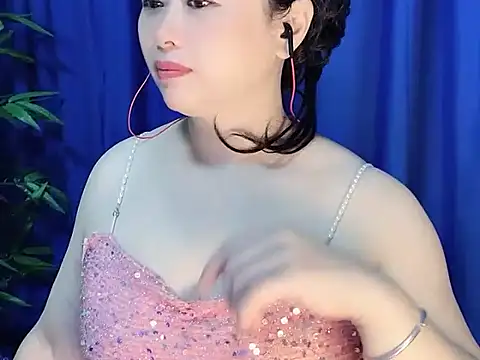 Snapshot of yaoyao22678 chatting on 11/06/25, 02:01 yaoyao22678 online show from 11/06/25, 02:01