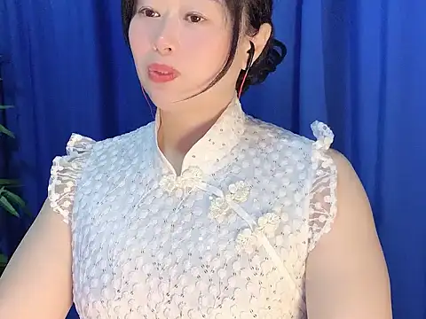 Snapshot of yaoyao22678 chatting on 11/22/25, 02:43 yaoyao22678 online show from 11/22/25, 02:43