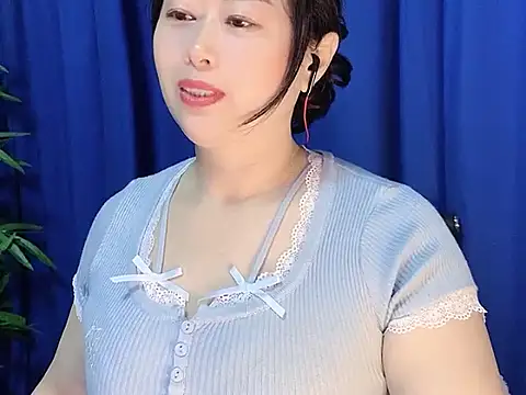 Snapshot of yaoyao22678 chatting on 11/25/25, 12:54 yaoyao22678 online show from 11/25/25, 12:54