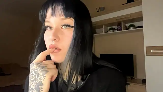 LaurenOveson online show from 10/29/25, 10:28