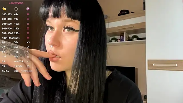 LaurenOveson online show from 11/10/25, 06:23