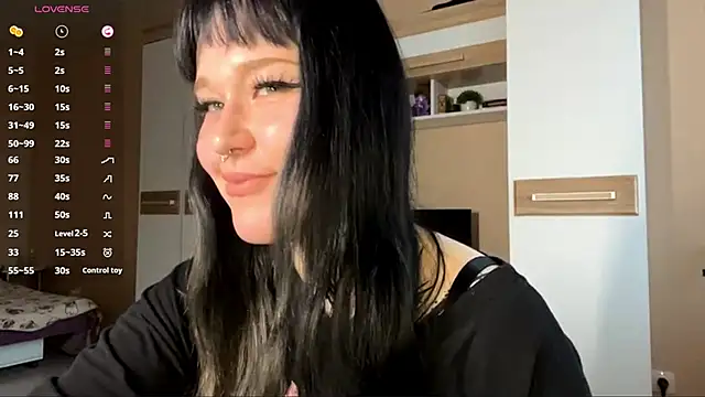 LaurenOveson online show from 11/26/25, 11:11