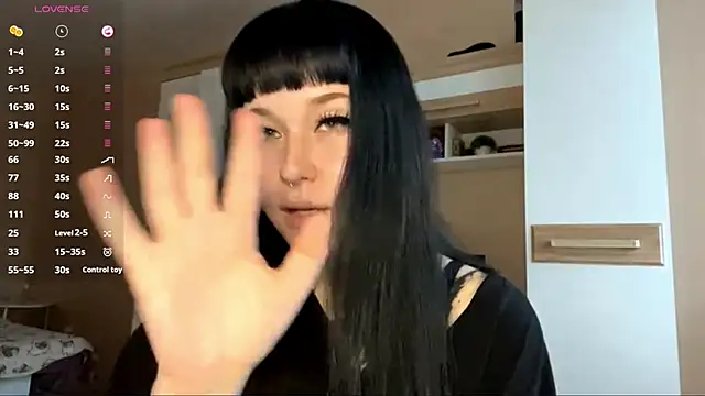 LaurenOveson online show from 11/27/25, 10:28