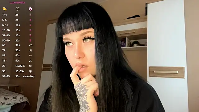 LaurenOveson online show from 11/30/25, 10:30