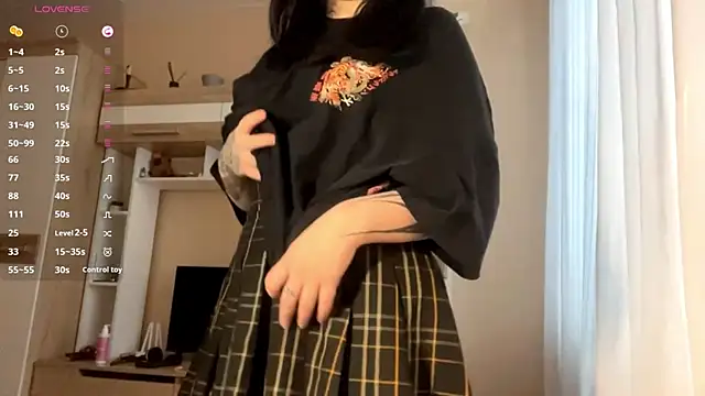 LaurenOveson online show from 12/14/25, 10:42